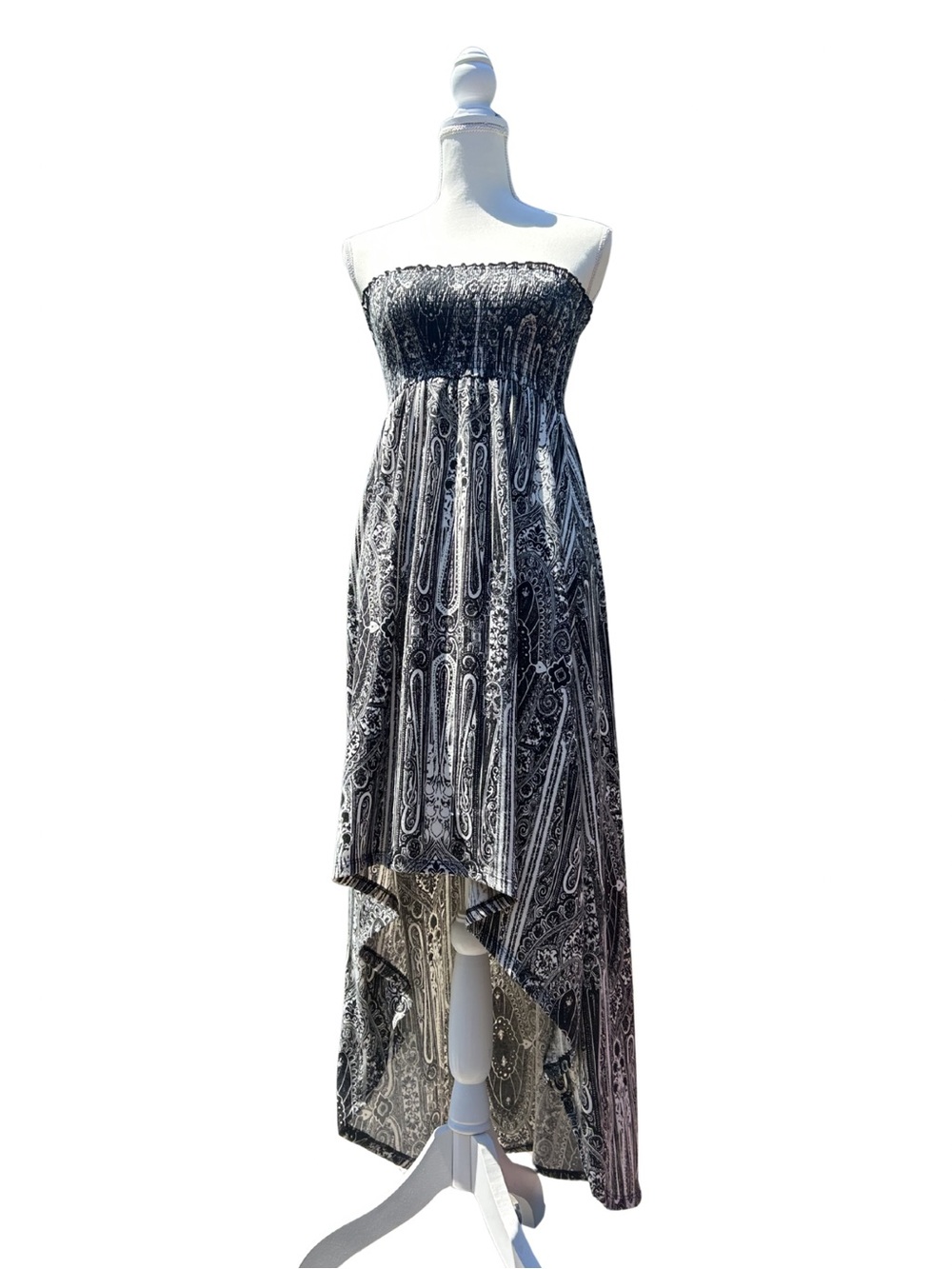 Love Tree Black & White high-low Sleeveless Dress or Cover-up, smocked top Sz M